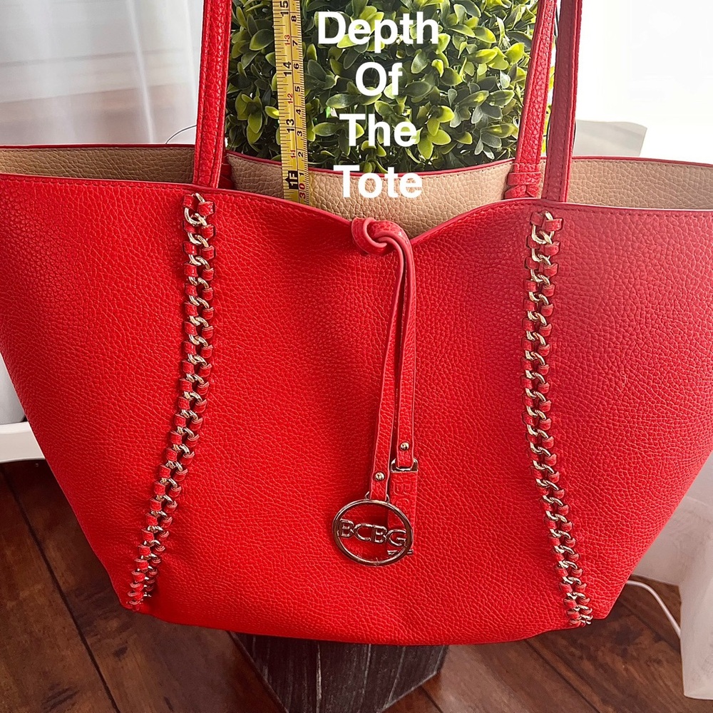 BCBG Paris Large Tote Orange and Beige Gold Chain Detail NWT - Picture 9 of 11